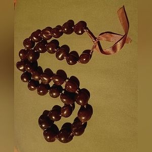 Hawiian 32 Kukui nut lei
